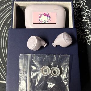 Hello Kitty Wireless Earbuds with Case